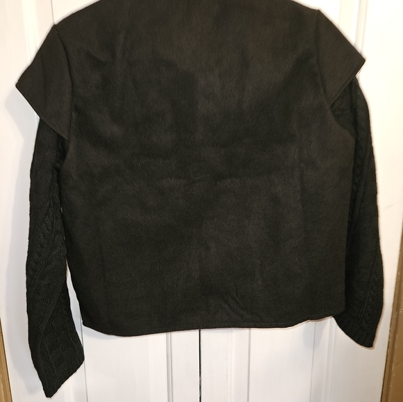 Heavy soft felt like jacket with knit sweater sleeves & pockets - Picture 6 of 6